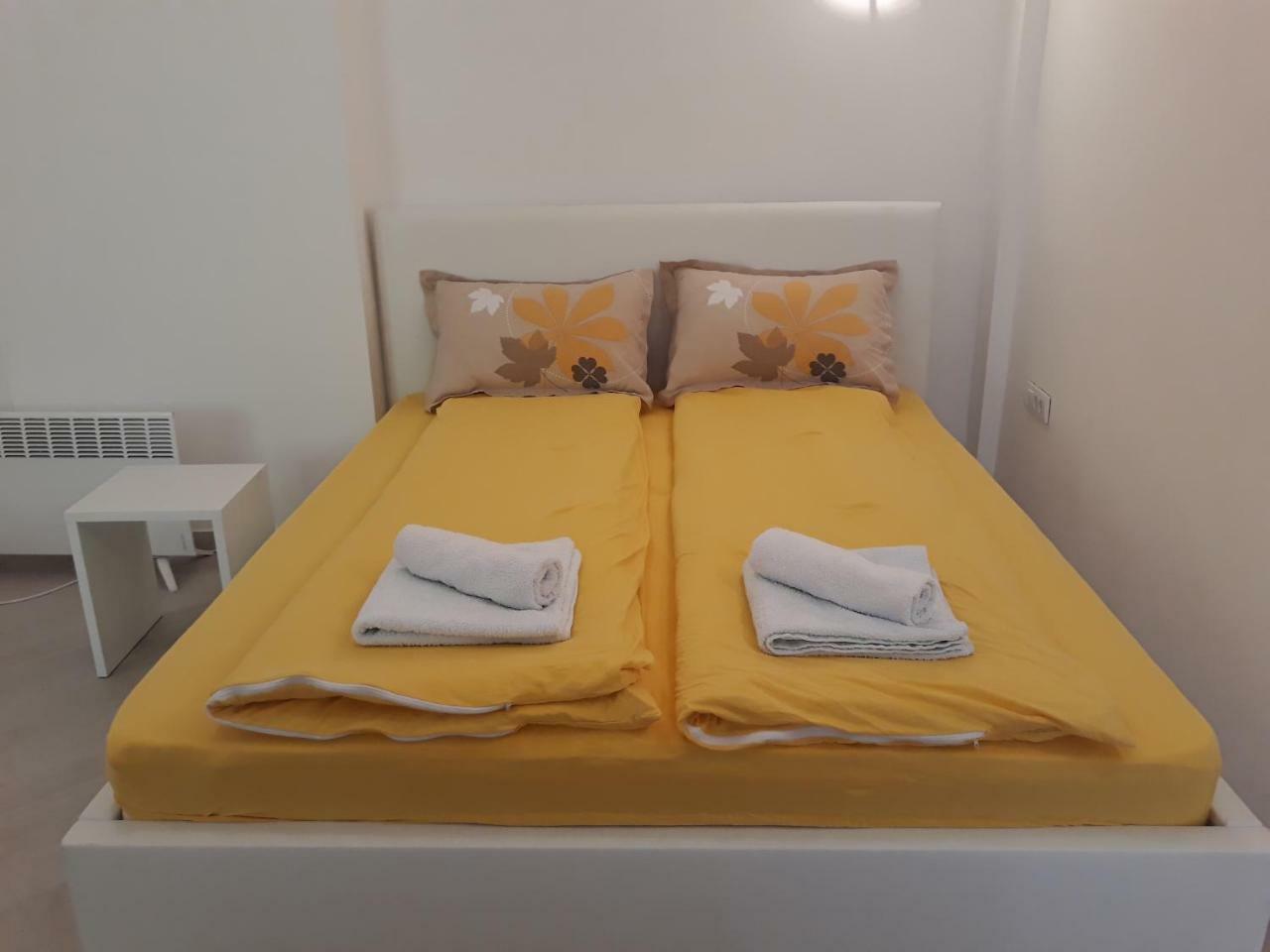 White Pearl Apartment *